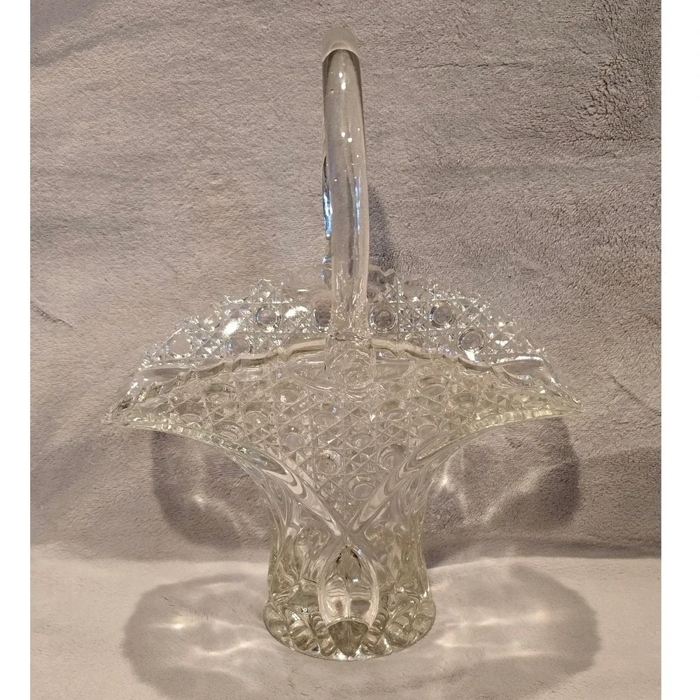 Vintage 1970s LE Smith Diamond & Button Clear Glass Basket Scalloped Edge 12